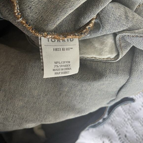 Torrid Denim Feel The Fit Jacket Women's Size 1X Blue Long Sleeve Stretch - Picture 4 of 5